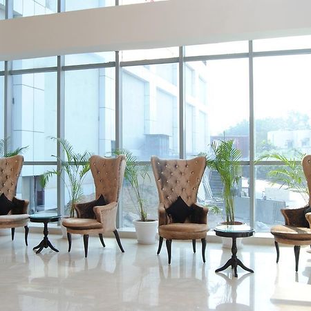 Xenious World Square Hotel Ghaziabad Eksteriør billede