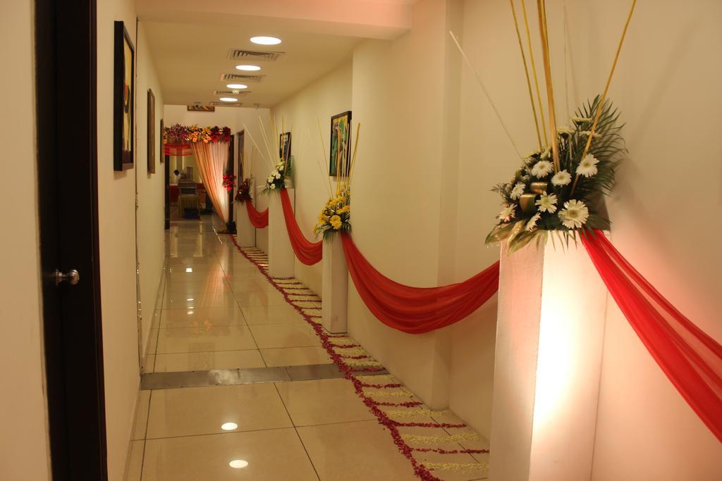 Xenious World Square Hotel Ghaziabad Eksteriør billede