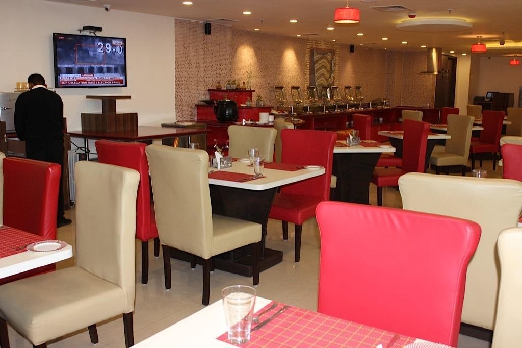 Xenious World Square Hotel Ghaziabad Eksteriør billede