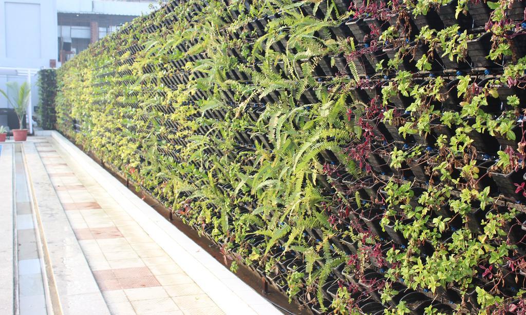 Xenious World Square Hotel Ghaziabad Eksteriør billede