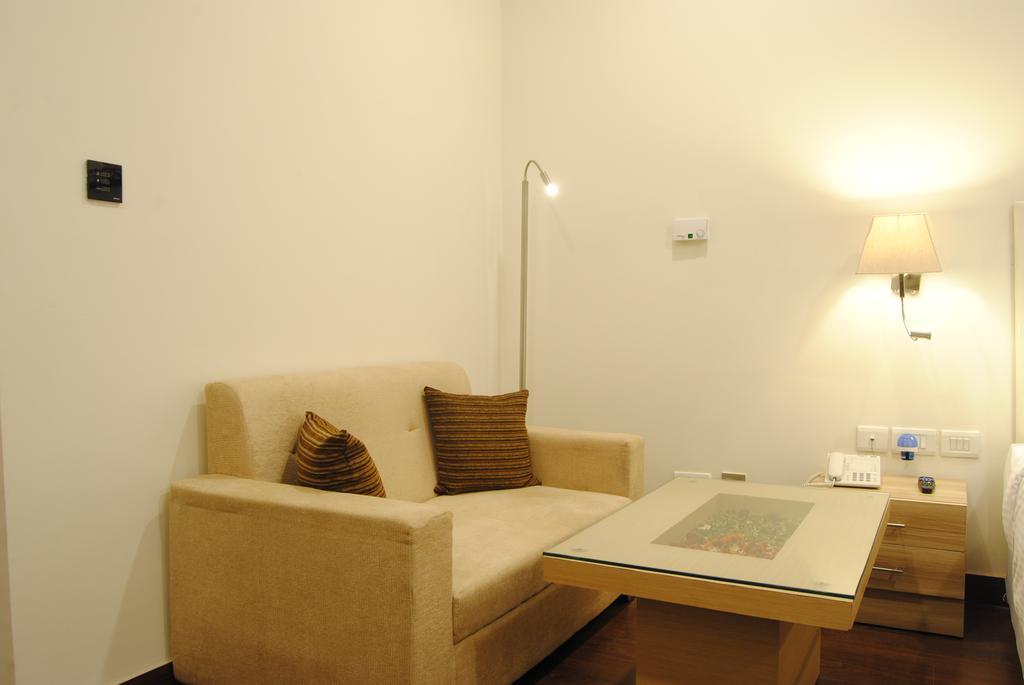 Xenious World Square Hotel Ghaziabad Eksteriør billede