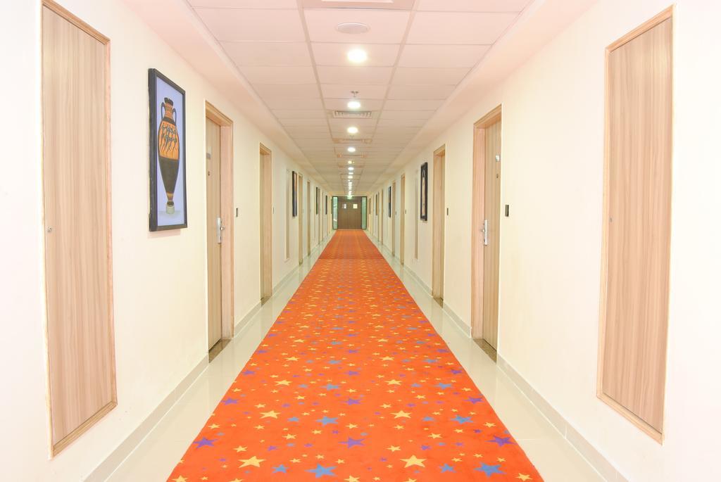 Xenious World Square Hotel Ghaziabad Eksteriør billede