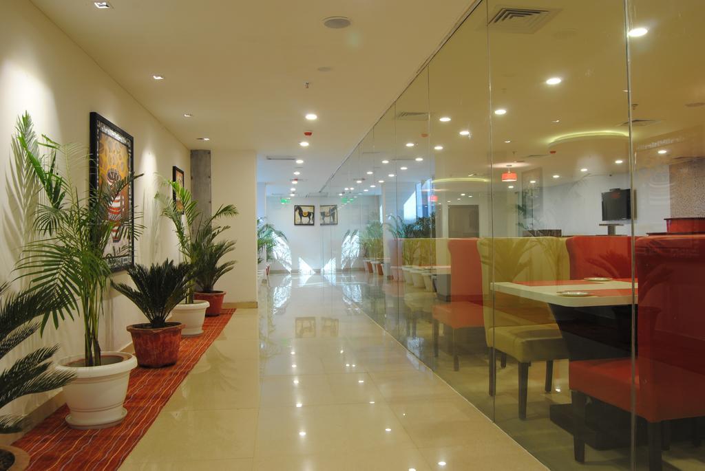 Xenious World Square Hotel Ghaziabad Eksteriør billede