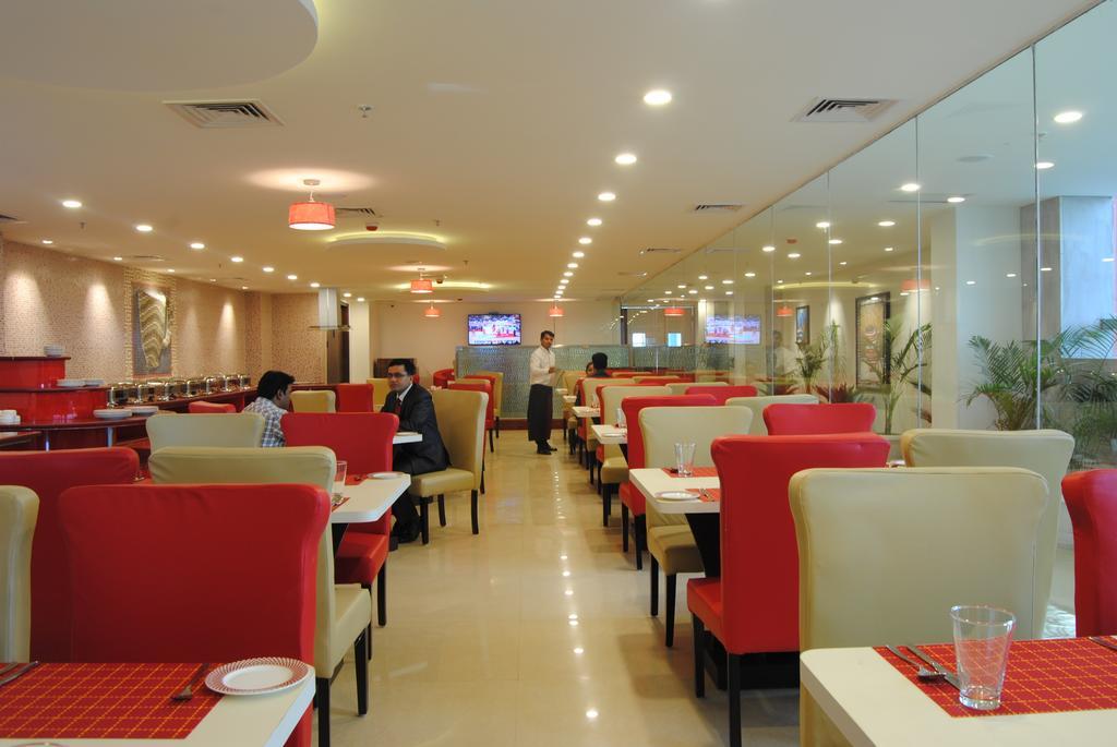 Xenious World Square Hotel Ghaziabad Eksteriør billede