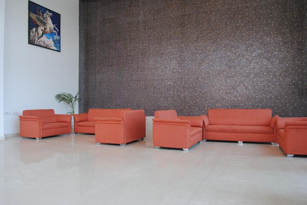 Xenious World Square Hotel Ghaziabad Eksteriør billede